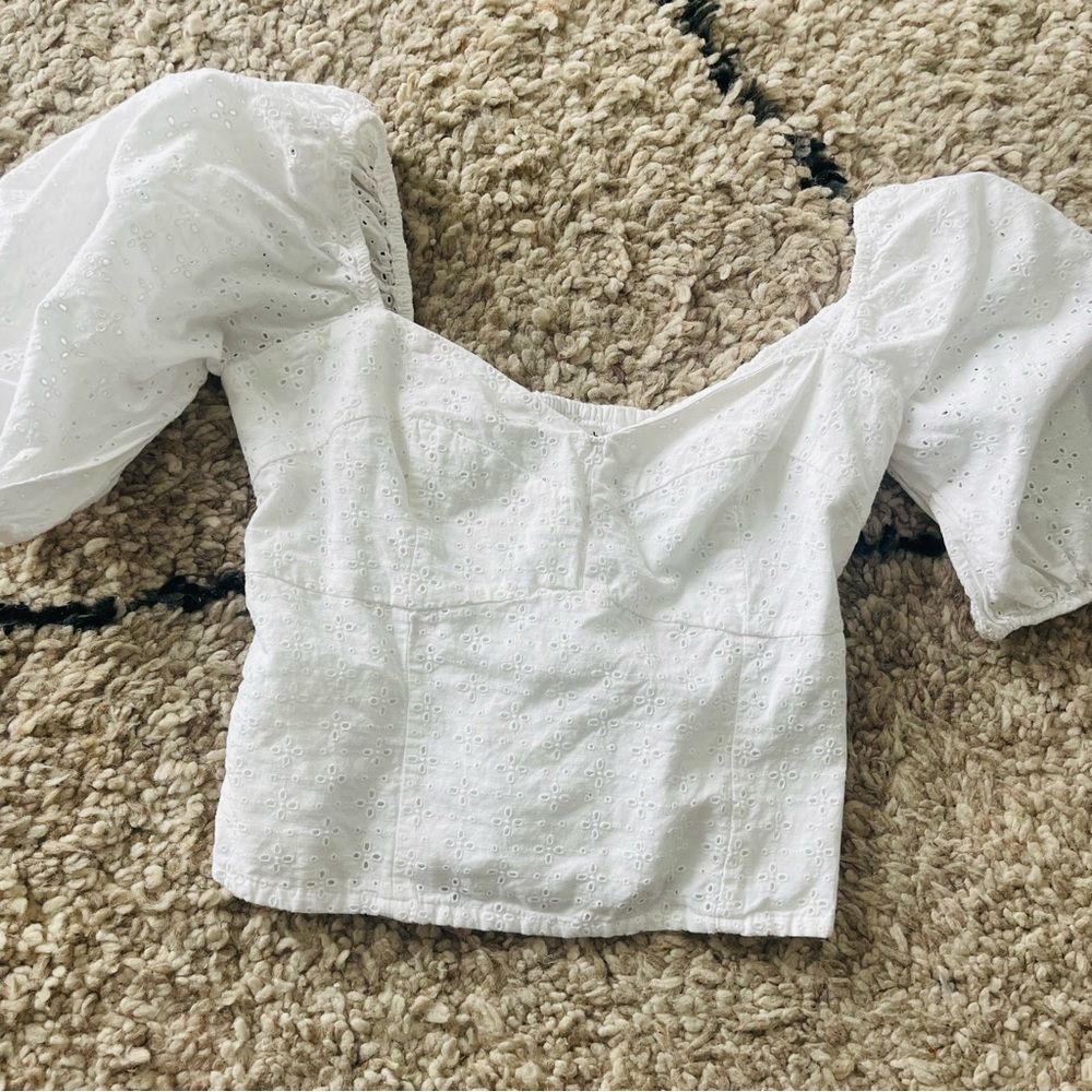 Abercrombie & Fitch White Eyelet Puff Sleeve Crop Top